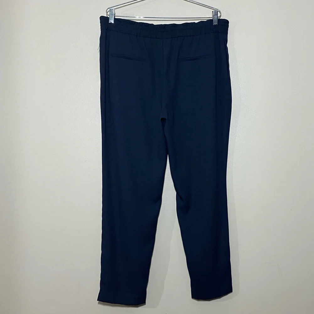 - NWOT Zara light weight Crop  pants size xl